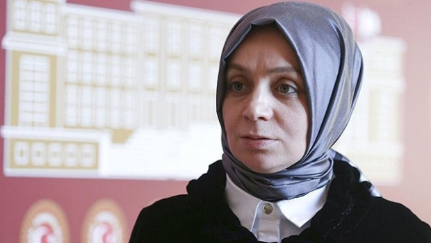 Bolu'da feci kaza: AK Parti Grup Başkanvekili Leyla Şahin Usta ve koruması yaralandı