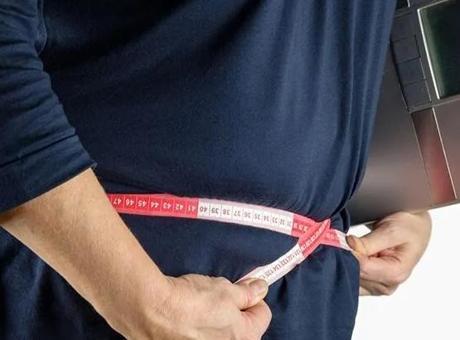 Obezite vücudu içten içe yaşlandırıyor: Biyolojik saat hızlanıyor