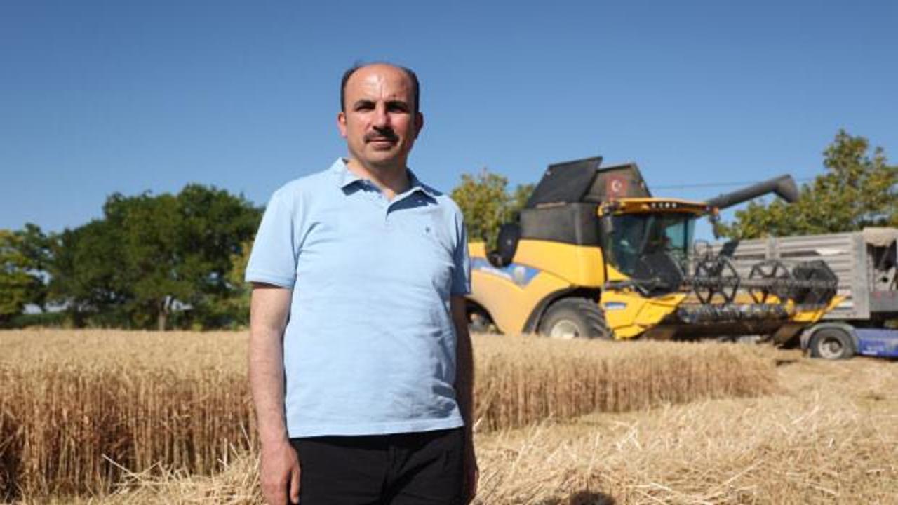 Başkan Altay Altınekin'de çiftçilerle hasat yaptı, çocuklarla sinema keyfi yaşadı