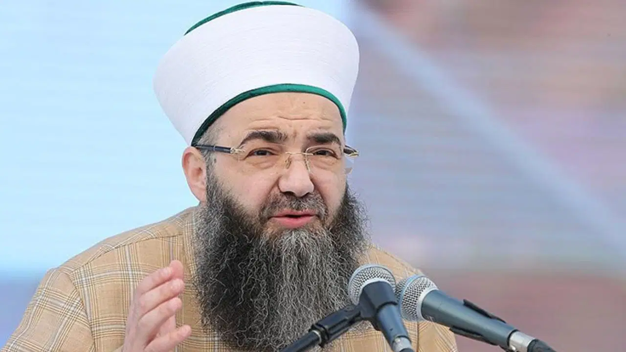 'Cübbeli Ahmet' Ahmet Mahmut Ünlü acil ameliyata alındı: Apandisit patlama riski tespit edildi