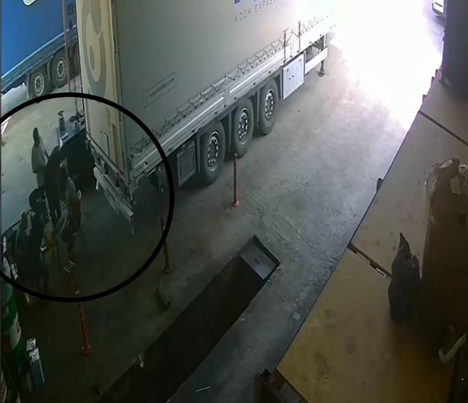 Ordu'da nefes borusuna tatlı kaçan tamirci, mesai arkadaşının hayati müdahalesiyle kurtuldu