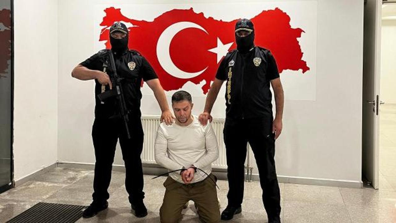 Arjantin'de 5 Yıl Kaçtı, Türkiye'ye İade Edildi: Organize Suç Örgütü Elebaşı Serkan Kurtuluş Tutuklandı