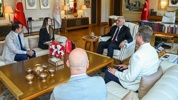 Bakan Ersoy, ballet ve opera dünyasının önemli isimleriyle bir araya geldi