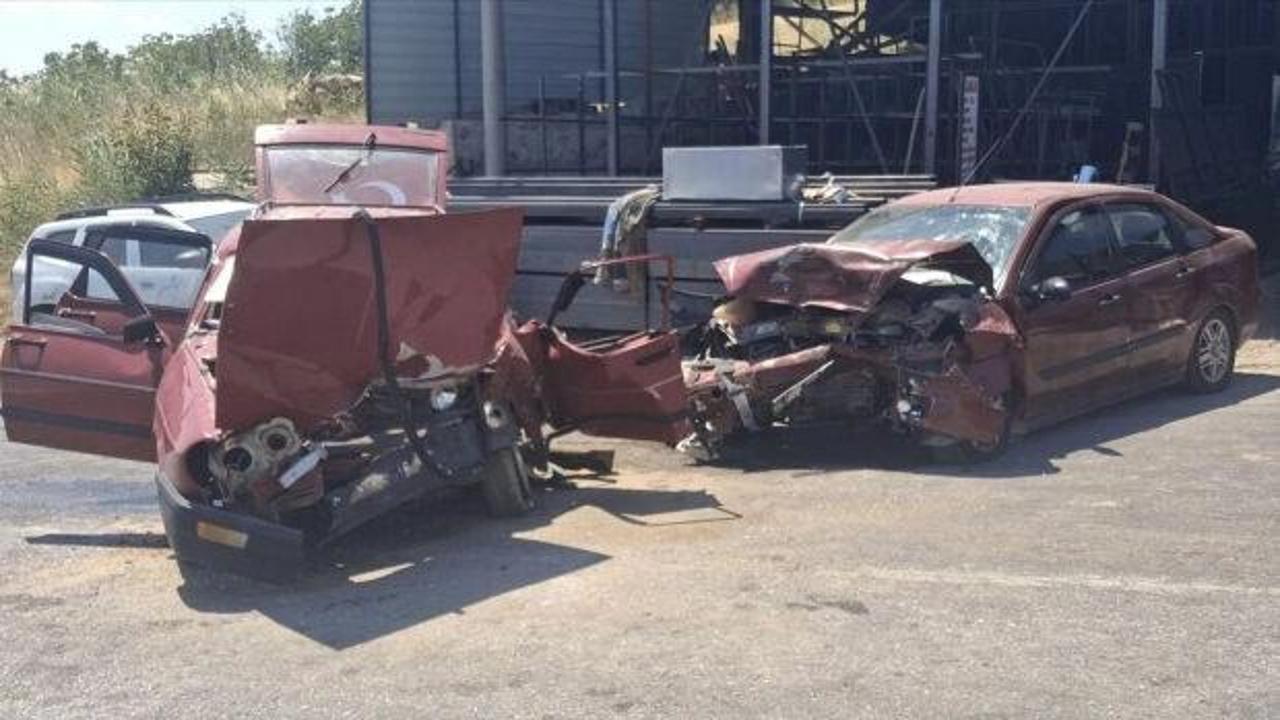 Kütahya'da otomobiller kafa kafaya çarpıştı: Bir sürücü hayatını kaybetti