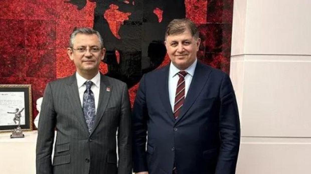 İzmir'de siyasi kriz: Başkan Tugay, Özgür Özel'in yeni partisine katılmayacağını açıkladı
