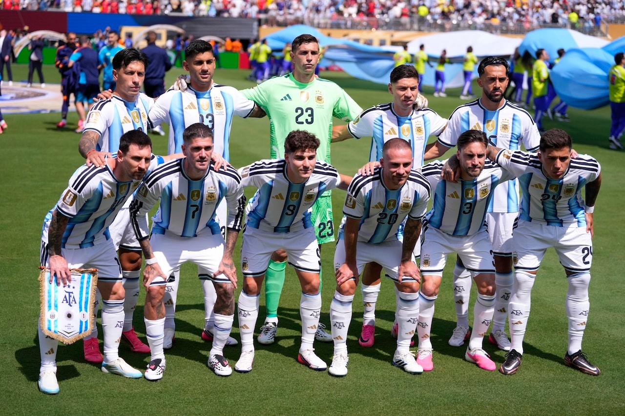 Messi'nin formasıyla sahne alan Arjantin'den hayal kırıklığı yaratan performans