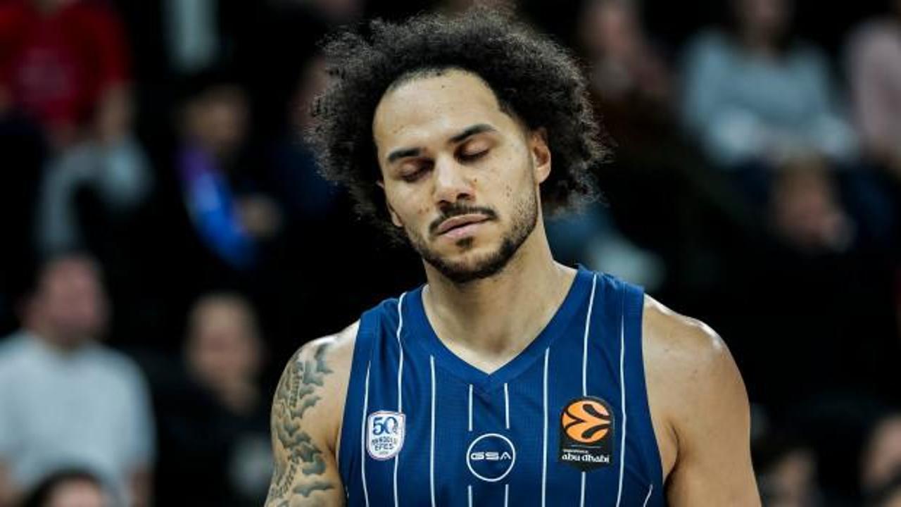 Shane Larkin'den Anadolu Efes yönetimine ağır suçlamalar: 'Söz verdiler ama zemini çektiler'