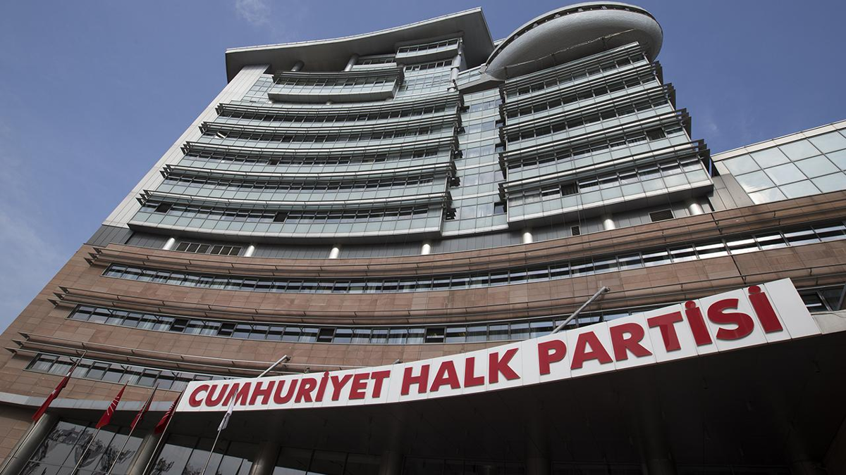 CHP İstanbul'da 7 İlçe Yönetimini Görevden Uzaklaştırdı