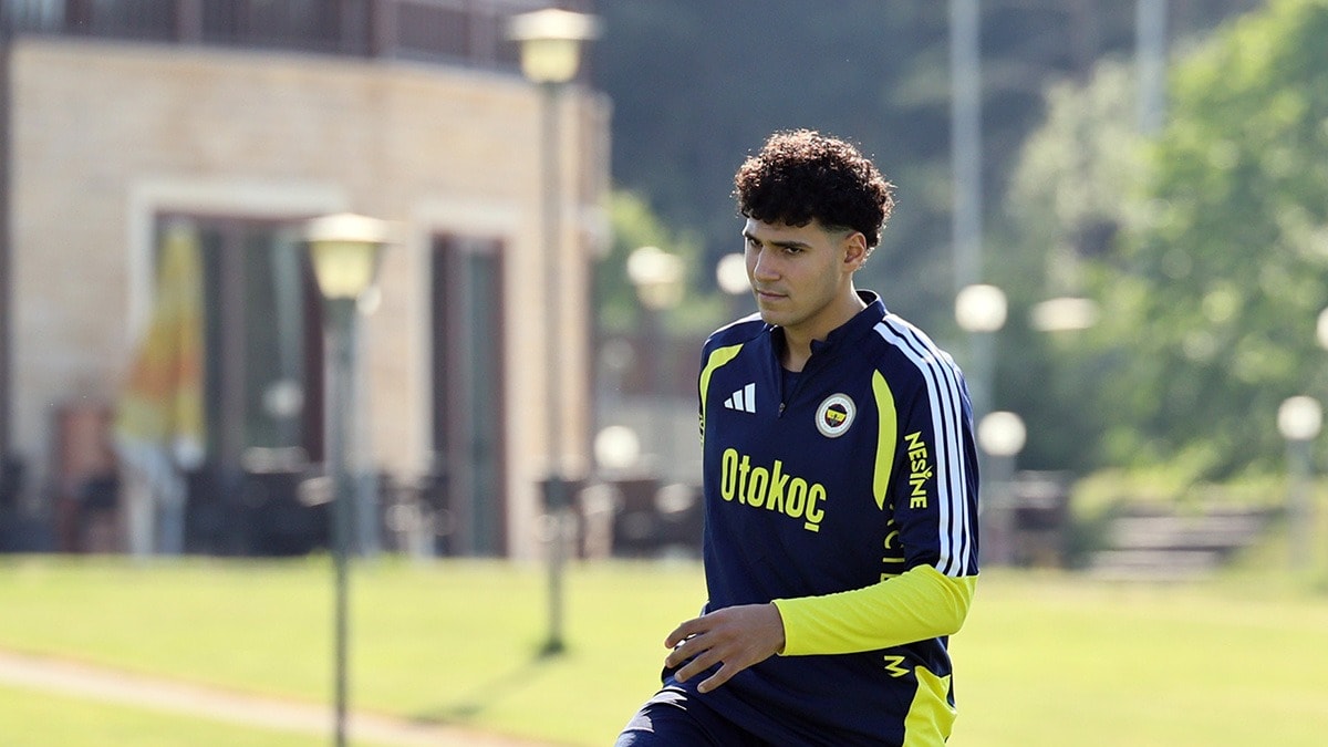 Fenerbahçe'de kadro operasyonu! 24 saat içinde 3 isimle yollar ayrıldı