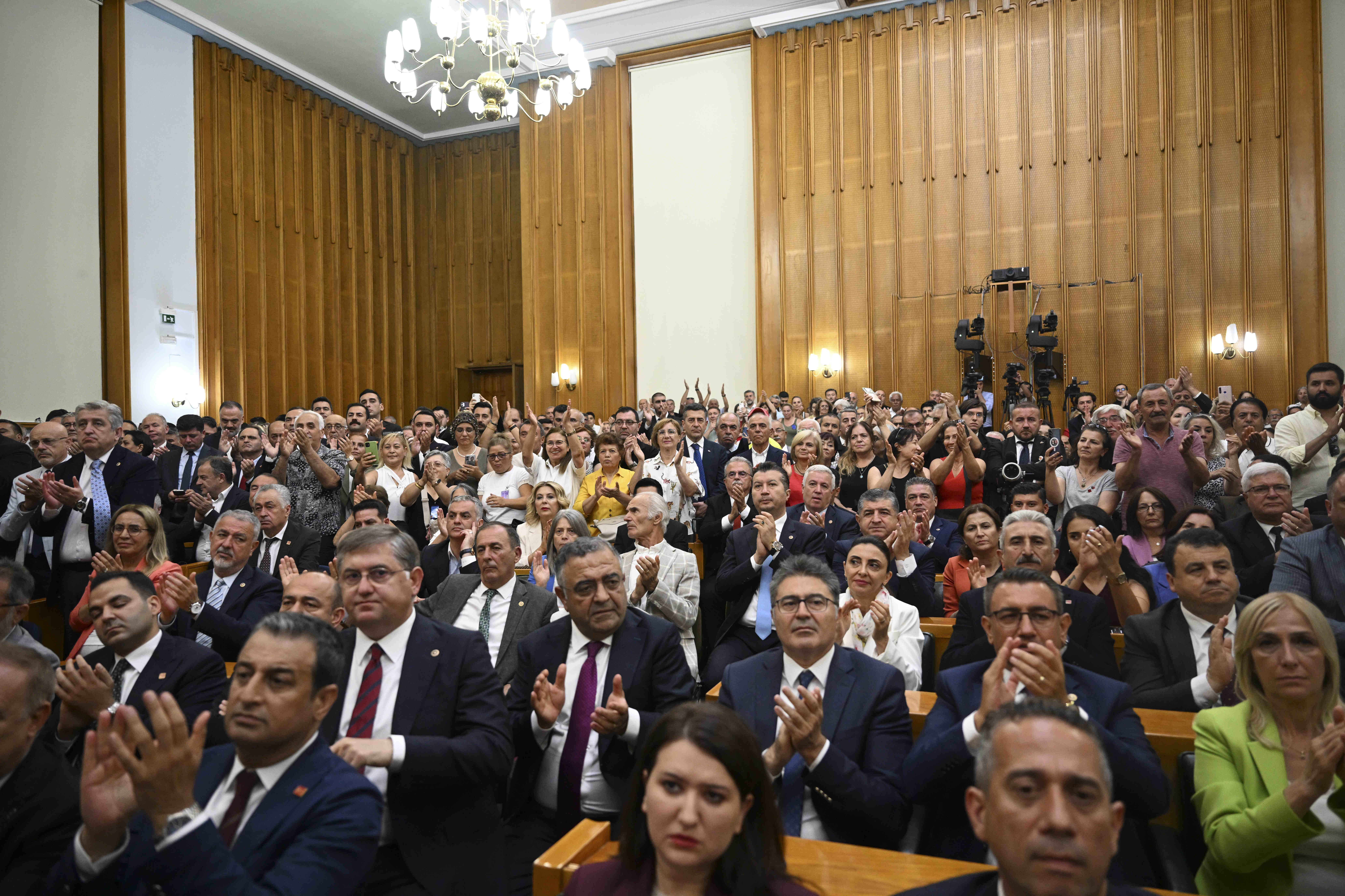 CHP'de istifa depremi: Milletvekilleri yeni parti için harekete geçti