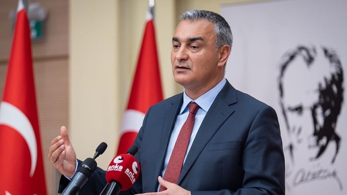 Müslim Sarı'dan dikkat çeken Menderes değerlendirmesi: 'Meclis üyeleri bile dinlemedi'