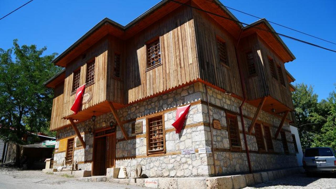 Cahit Külebi'nin ünlü şiirine ilham veren köy ziyaretçi akınına uğruyor