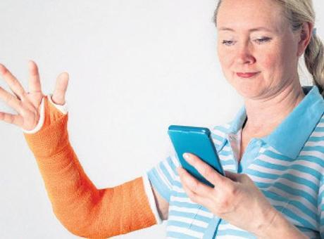 Akıllı telefonlar elleri yıpratıyor: 'Mesajlaşma parmağı' sendromu yaygınlaşıyor