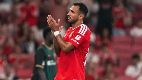 Benfica Teknik Direktörü Silva'dan Pavlidis açıklaması: 'Kulüp için çok önemli bir oyuncu'
