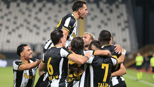 Manisa FK, Vanspor FK'yı evinde gol yağmuruna tuttu