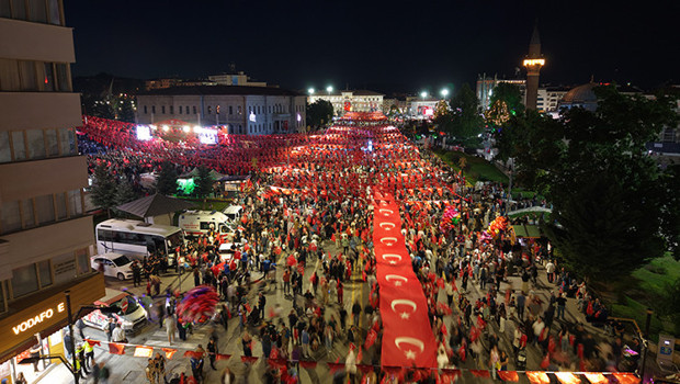 15 Temmuz'un Yıl Dönümünde 81 İlden Yükselen Birlik Sesleri: Meydanlar Doldu Taştı