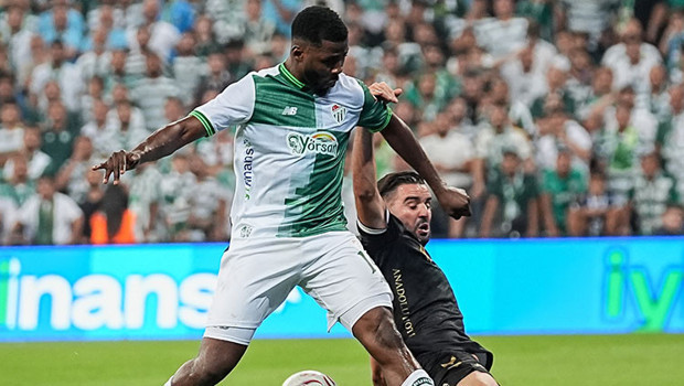 Bursaspor, sahasında Iğdır FK'yı devirip puanını 4'e çıkardı