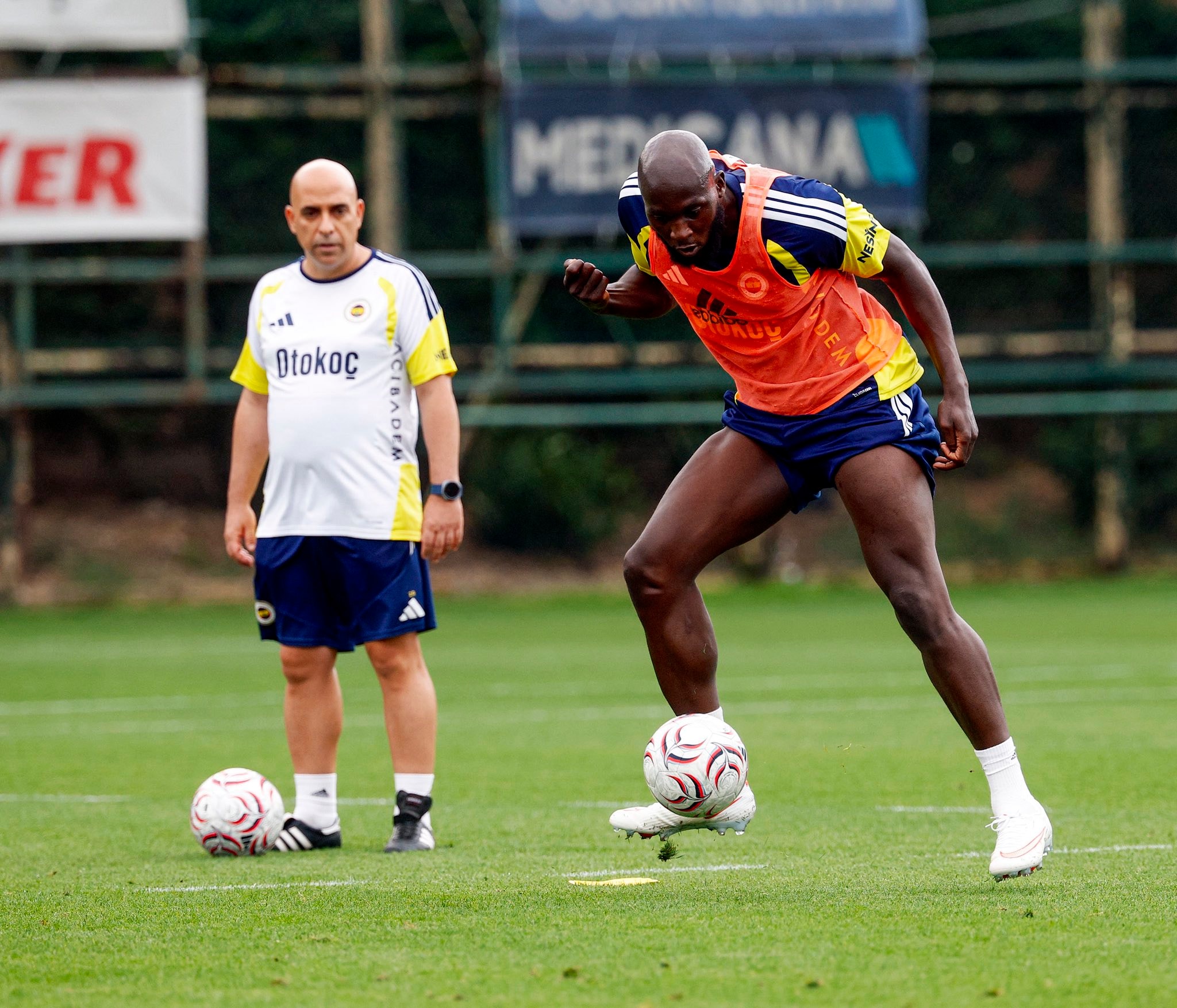 Fenerbahçe'de Lukaku sarsıntısı: Yeni transfer, mevcut forvetin yolunu açabilir