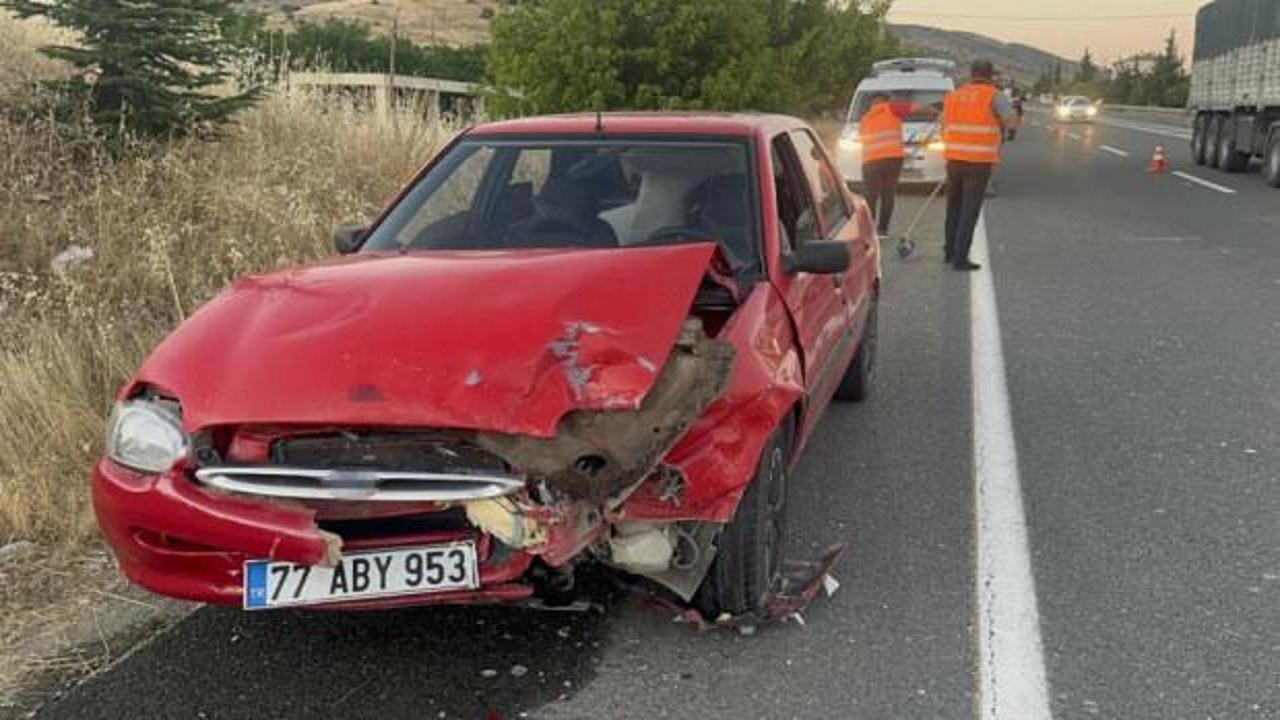 Elazığ'da iki otomobilin çarpıştığı kazada 5 kişi yaralandı