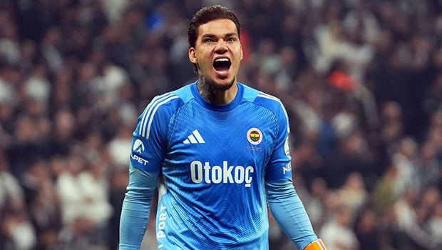 Fenerbahçe'nin kalecisi Ederson, ayrılık söylentilerine sosyal medyadan nokta koydu