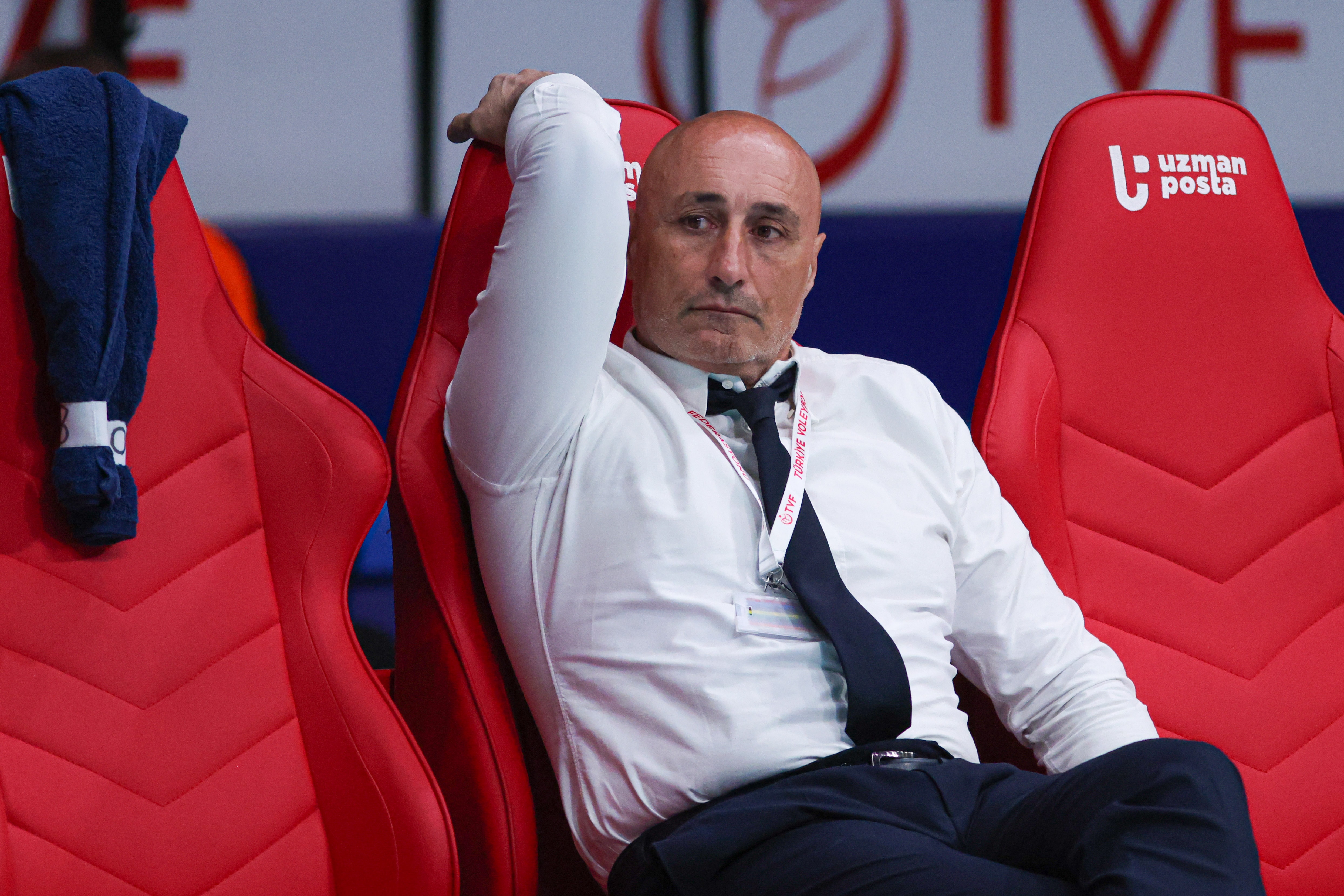 Fenerbahçe, İtalyan teknik direktör Abbondanza ile yollarını ayırdı