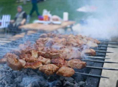 İngiltere'de tek kullanımlık mangal satışına yasak gündemde: Sıcaklıklar 38 dereceyi bulacak
