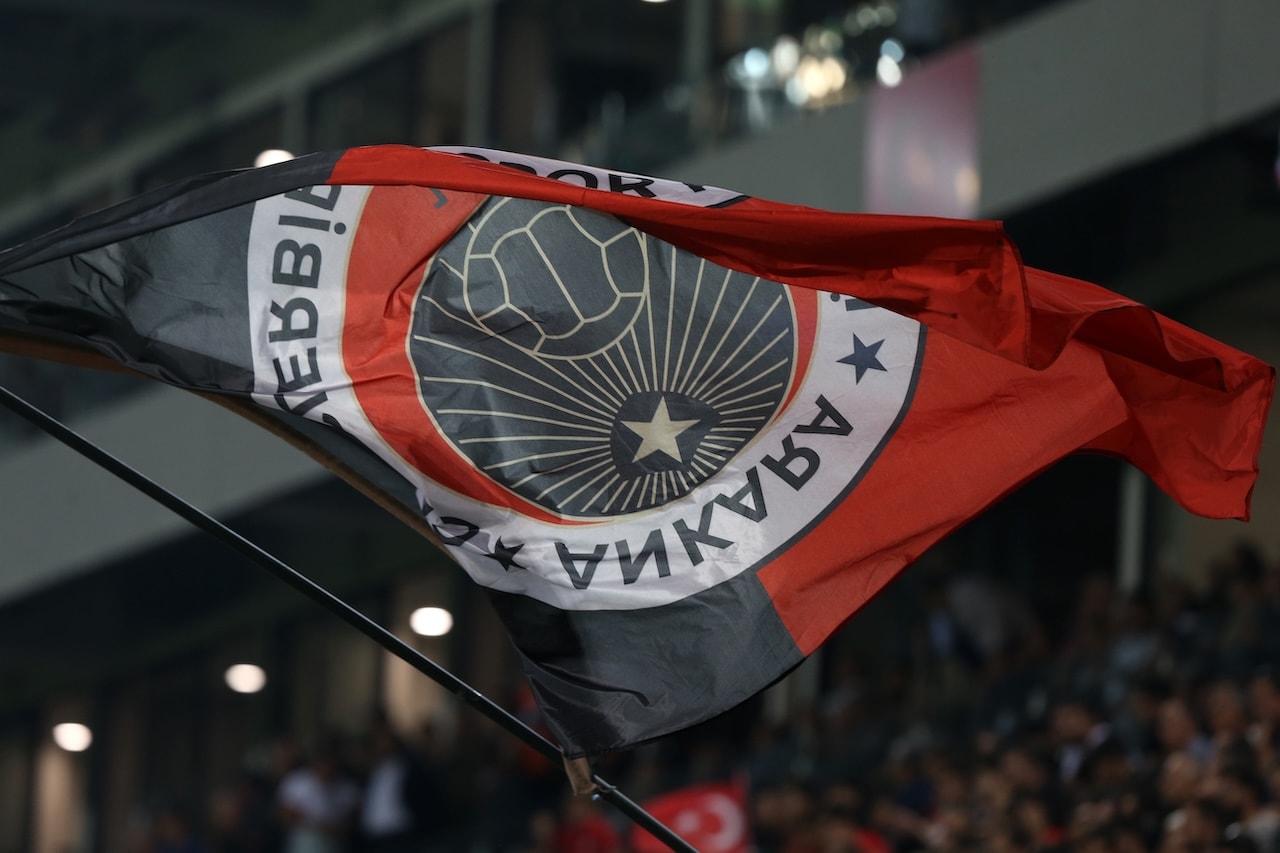 Fenerbahçe derbisinde bilet fiyatları taraftarı kızdırdı
