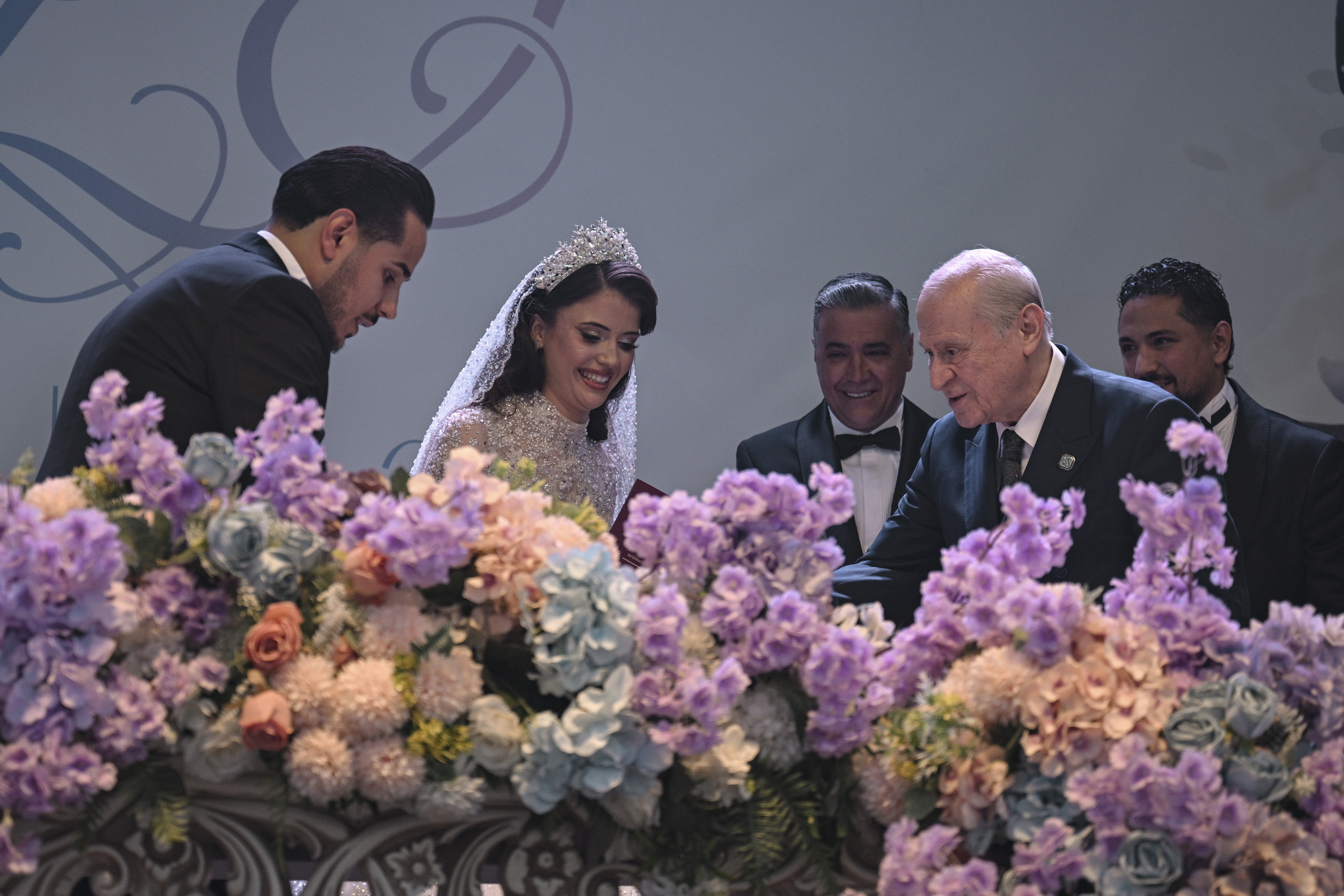 MHP Lideri Bahçeli, İl Başkanının Oğlunun Nikahına Şahitlik Yaptı