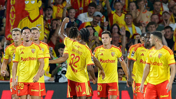 Lens, PSG'yi Devirerek Fransa Süper Kupa'sını Müzesine Götürdü