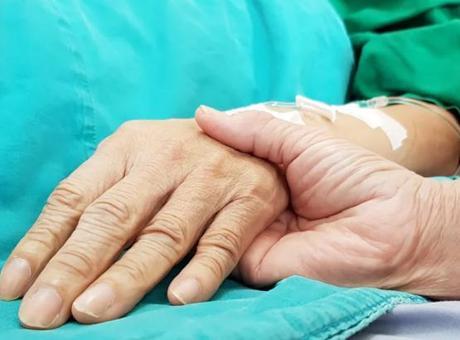 Fransa'da ötanazi yasal hale geldi: Yıllar süren tartışma noktalandı