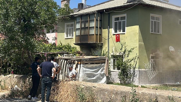 Seydişehir'de korkutan yangın: Ailesi işteyken evde kilitli kalan 6 kardeş komşuların çığlığıyla kurtarıldı