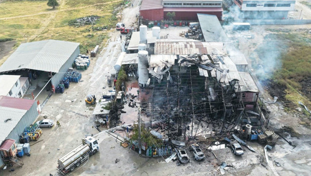 Manisa'da oksijen dolum tesisinde patlama: 2 kişi hayatını kaybetti, 2 kişi yaralandı