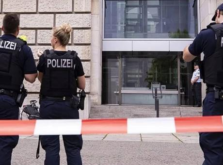 Almanya'da polis müdahalesi faciayla sonuçlandı: 37 yaşındaki kişi hayatını kaybetti