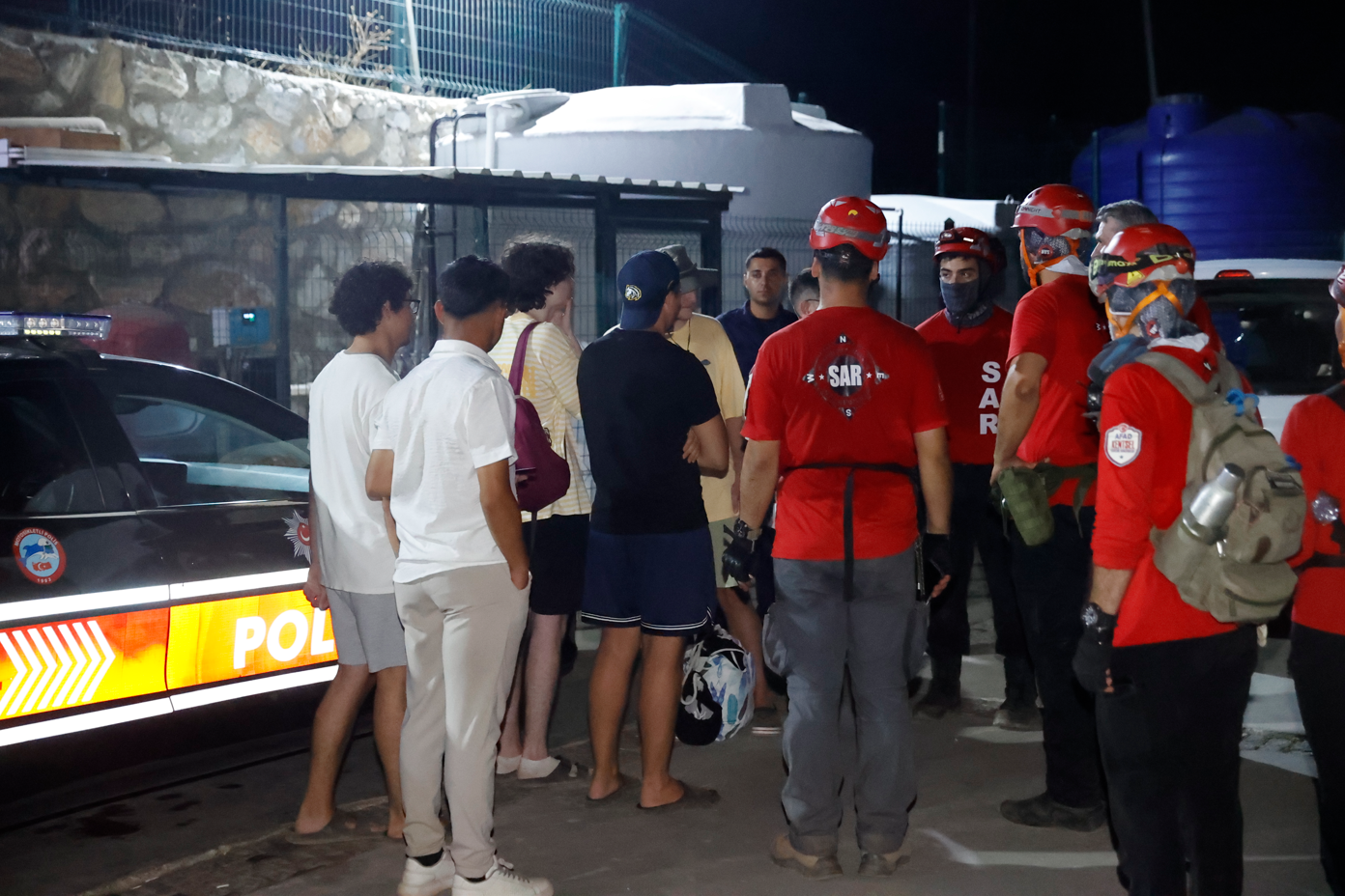 Bodrum'da ormanda kaybolan 5 genç gece boyu süren çalışmayla kurtarıldı