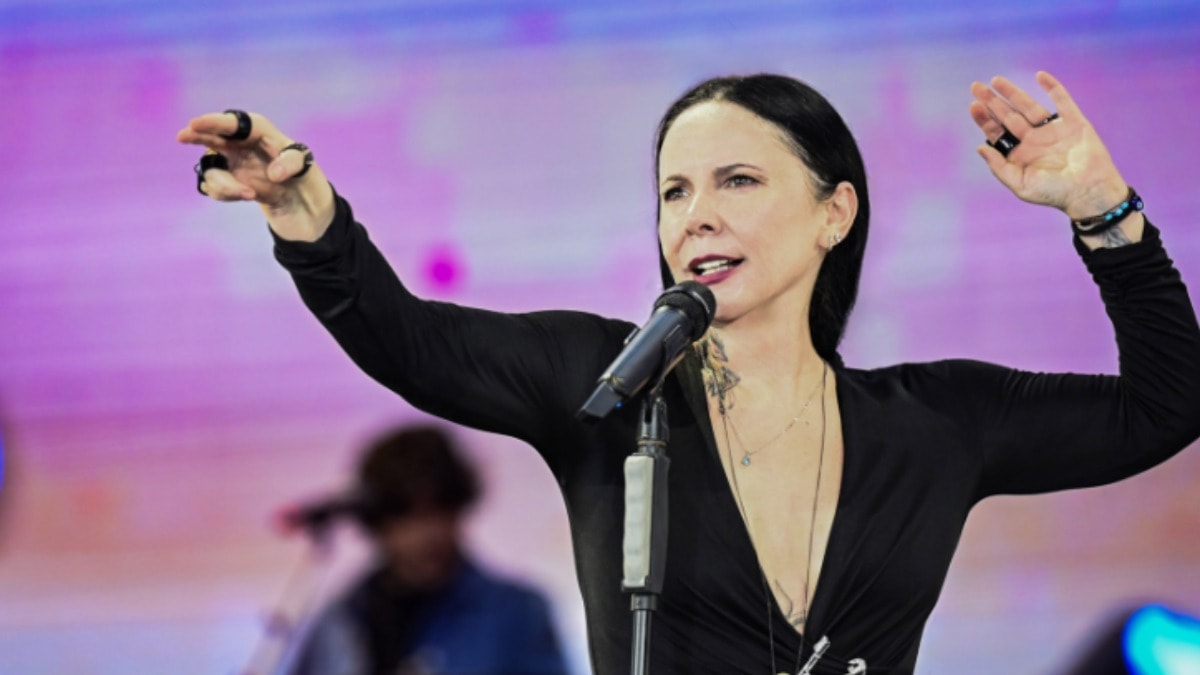 Şebnem Ferah, 40 bin kişilik konserin ardından sahnelere ara verme kararını açıkladı