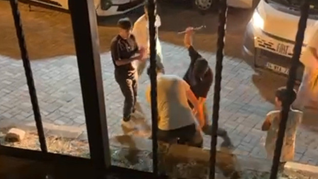 Esenler'de otoparkta kan donduran saldırı: 17 yaşındaki genç baltayla darbedildi