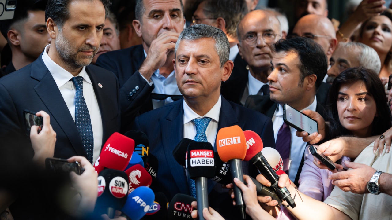 Özgür Özel'in yeni partisinde üst yönetim kadrosu belirlendi