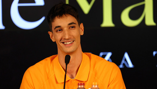 Galatasaray'ın voleybol transferi Efe Mandıracı: 'Burada oynayacak olmaktan çok mutluyum'