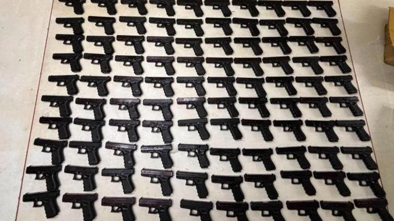 İstanbul'da silah atölyesine baskın: 100 ruhsatsız tabanca ve uyuşturucu ele geçirildi
