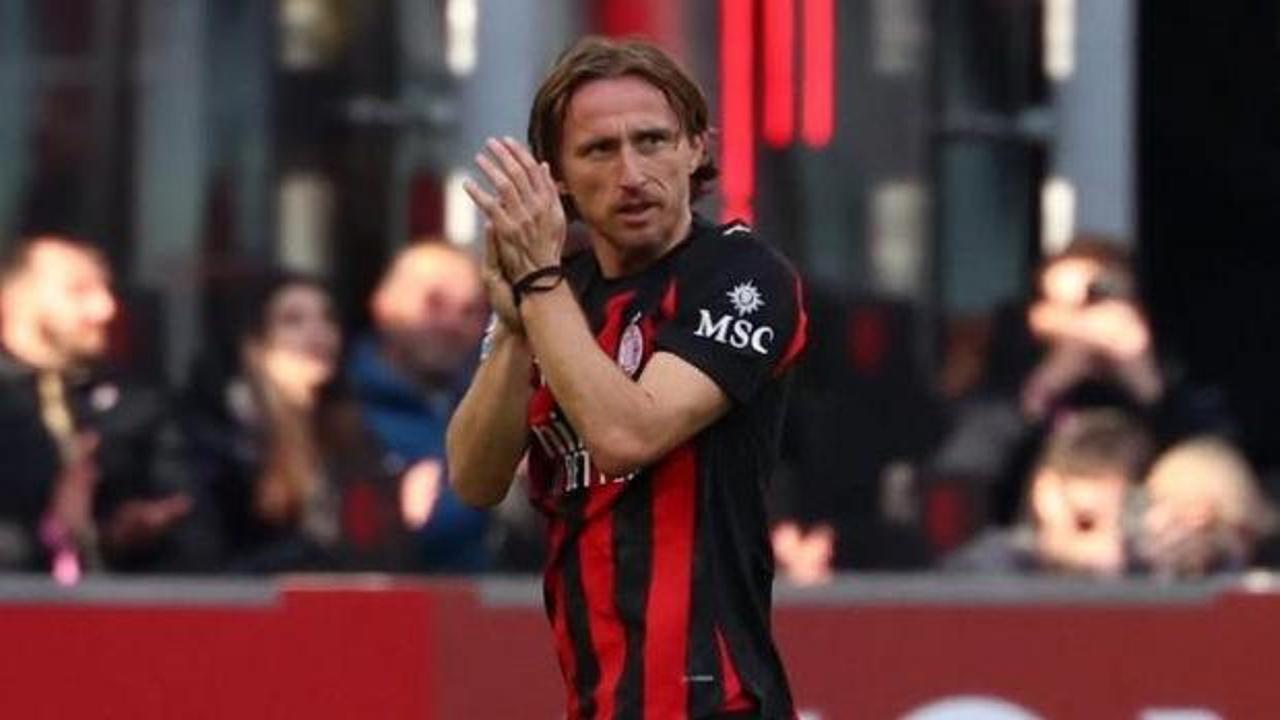 40 yaşındaki Modric, Milan ile 1 yıllık yeni sözleşmeye imza attı