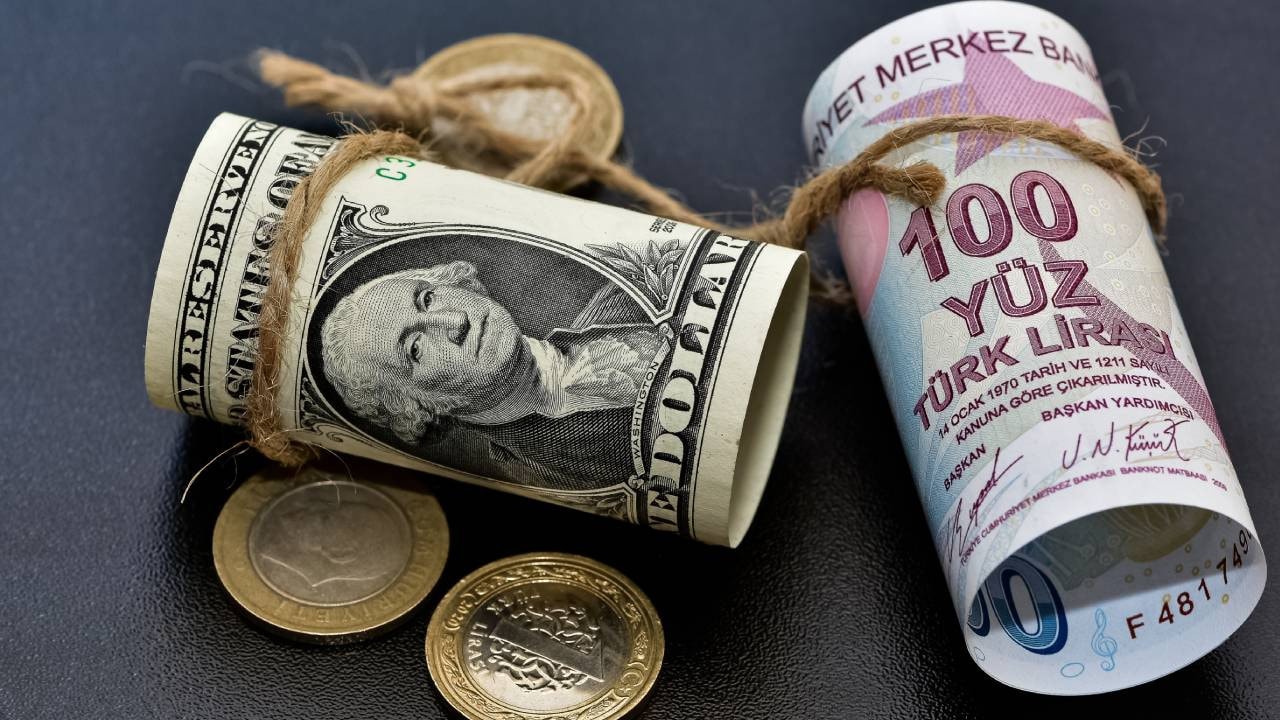 Deutsche Bank'tan çarpıcı öngörü: Faizler düşecek, dolar yükselecek