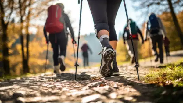 Klasik yürüyüşü bir üst seviyeye taşıyan Nordic Walking, sağlık arayanların yeni gözdesi oldu