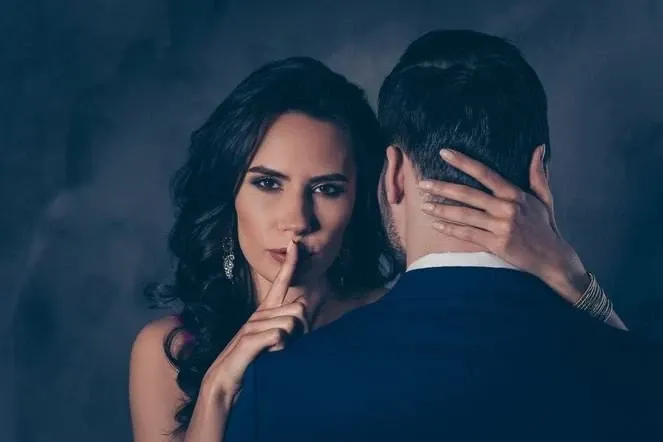 Astrolojiye göre ilişkide sadakati en çok zorlayan 4 kadın burcu