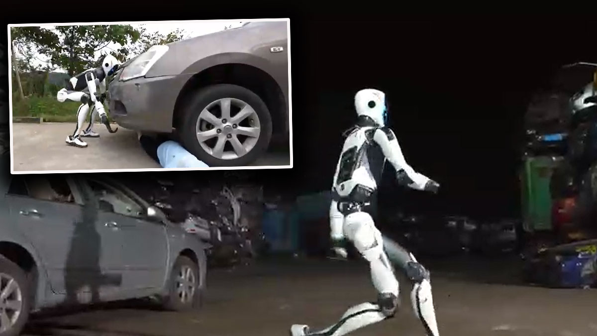Terminatör filmi gerçek oldu: Çin'in insansı robotu tek yumrukta araba kapısını çökertti