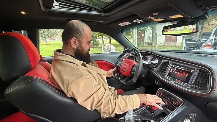 Herkes zengin sanıyor! Arabası şaşırtıyor: Asgari ücretle çalışıyorum böyle bir canavar