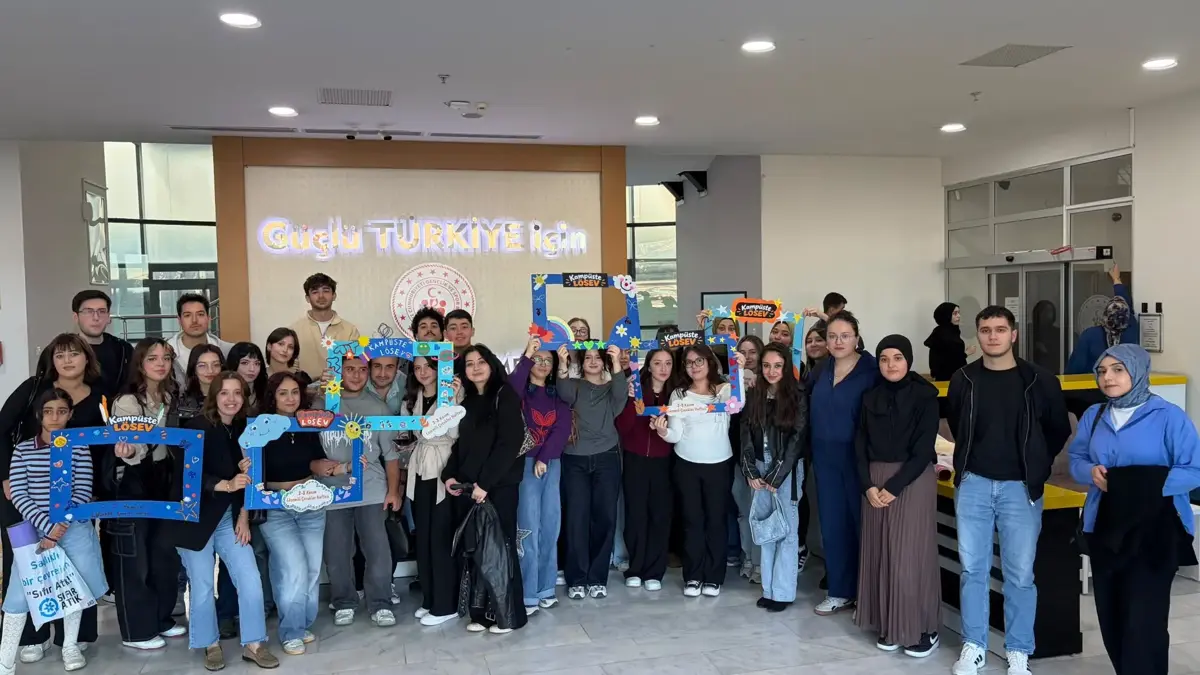 Samsun’da gençler iyiliği çerçeveledi, lösemili çocuklara umut oldu