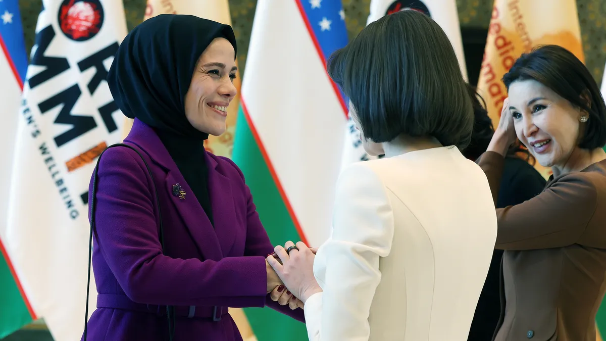 Esra Albayrak'tan yapay zeka uyarısı: Algoritmalar neyi başarıyor, kimin diliyle ve kimin