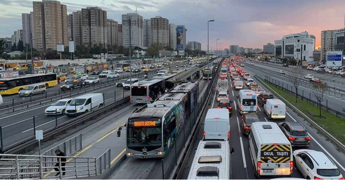 İstanbul'da trafik yüzde 83'e ulaştı