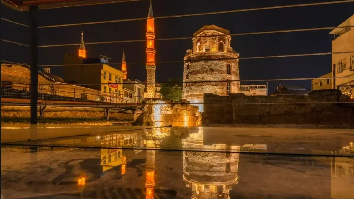 Bakan Ersoy, Edirne’nin tarihe açılan kulesini inceledi