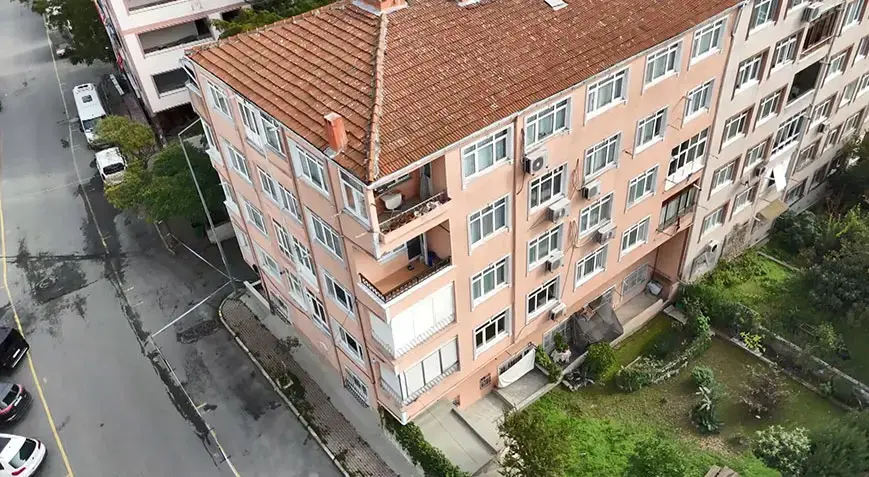 60 yıllık komşular gece yarısı evlerini terk etti!